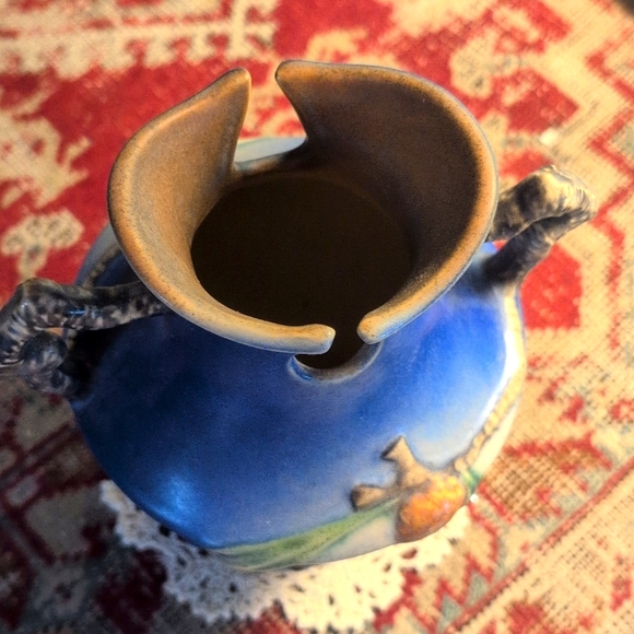 💥SOLD💥Roseville Pinecone Pottery Large Vase - Picture 5 of 10